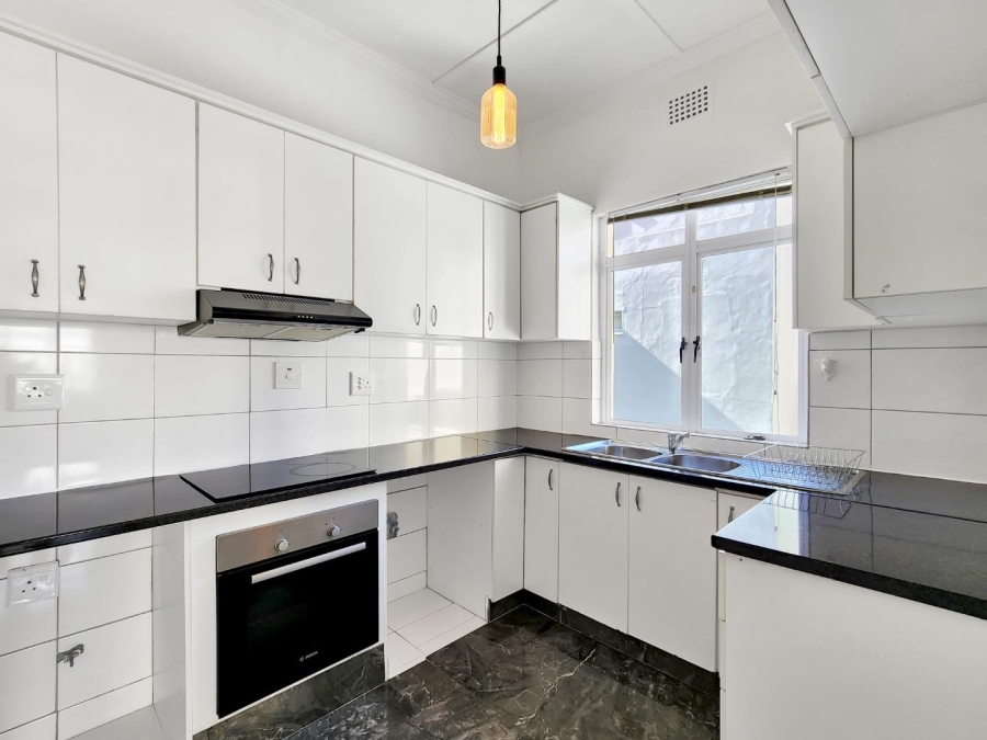To Let 2 Bedroom Property for Rent in Sea Point Western Cape